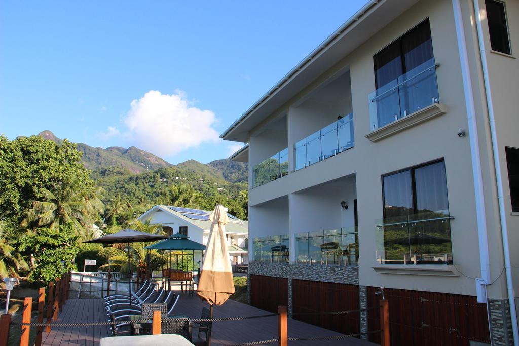 Surfers Cove Apartments Bel Ombre Екстериор снимка